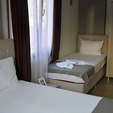Otel Hugo 3*